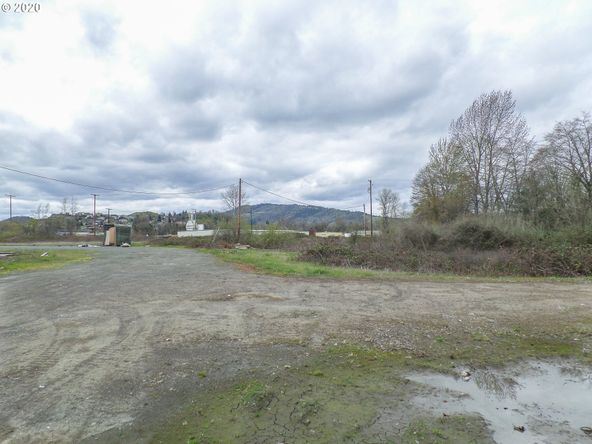 4553 Old Highway 99 S, Roseburg, OR 97471